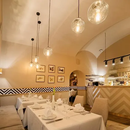 Promenada Romantic Hotel