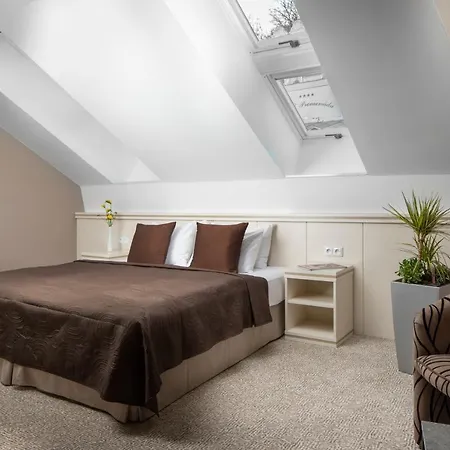 Promenada Romantic Hotel